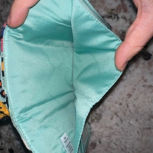 VERA BRADLEY Trifold Wristlet 2 for $22‎ ❇️ - Picture 5 of 7